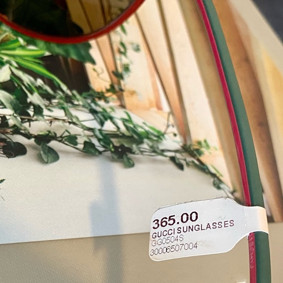 RED GUCCI SUNGLASSES - Picture 3 of 9